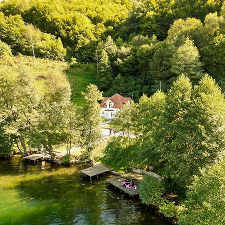 Cobras Plivsko Jezero, Jajce Exterior foto