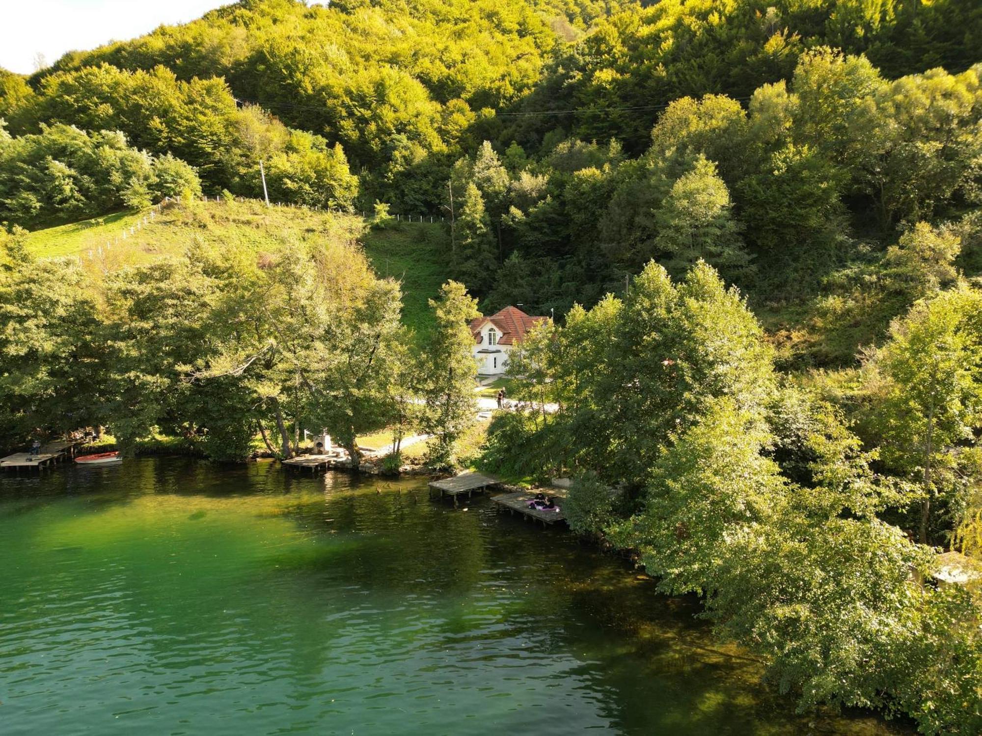 Cobras Plivsko Jezero, Jajce Exterior foto